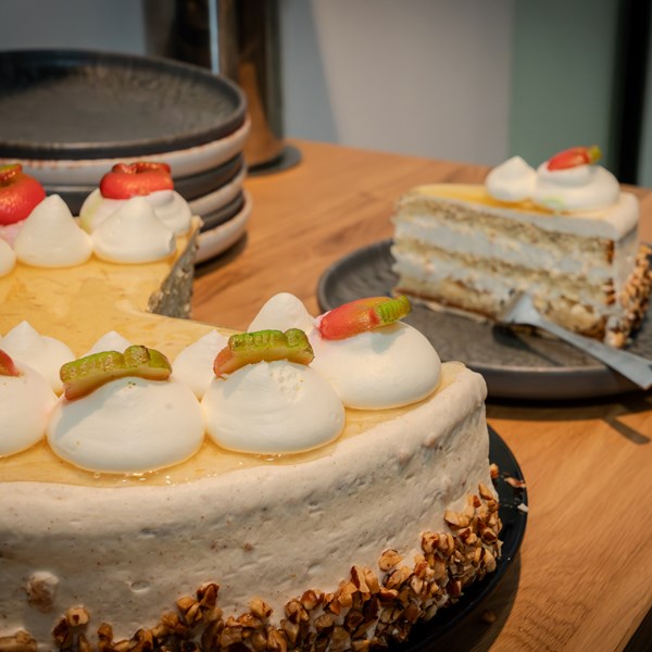 Jeden Mittwoch gibt es herrliche Kuchen und Torten, frisch aus der WASGAU Bäckerei, dazu ein Heißgetränk nach Wahl zu einem ganz besonderen Preis. Jetzt